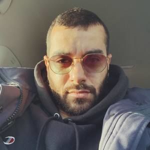 Meet your Posher, Larab